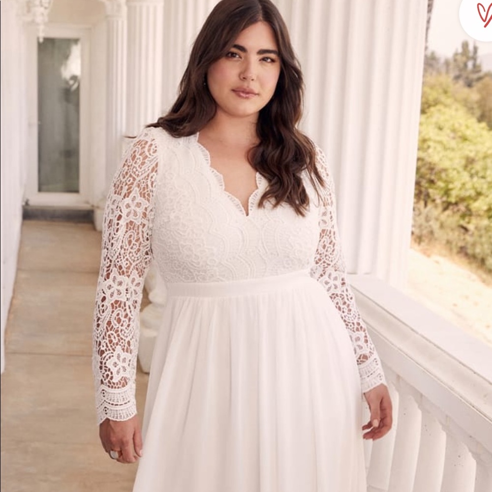 Lulus “Awaken my love” brand new bridal maxi dress 🐥🌻